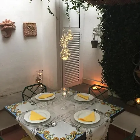 Vicolo Dei Panieri *